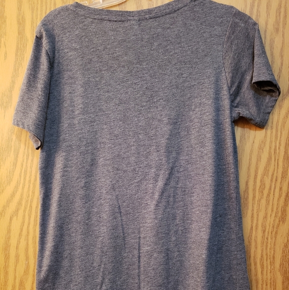 Pretty medium/dark gray short sleeve t-shirt with It's a Wonderful Life on front - Picture 4 of 5